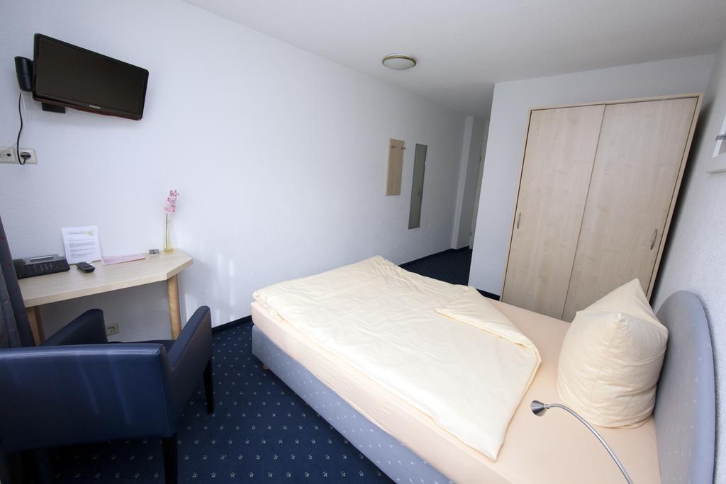 Hotel Restaurant Engel Pfaffenweiler Room photo