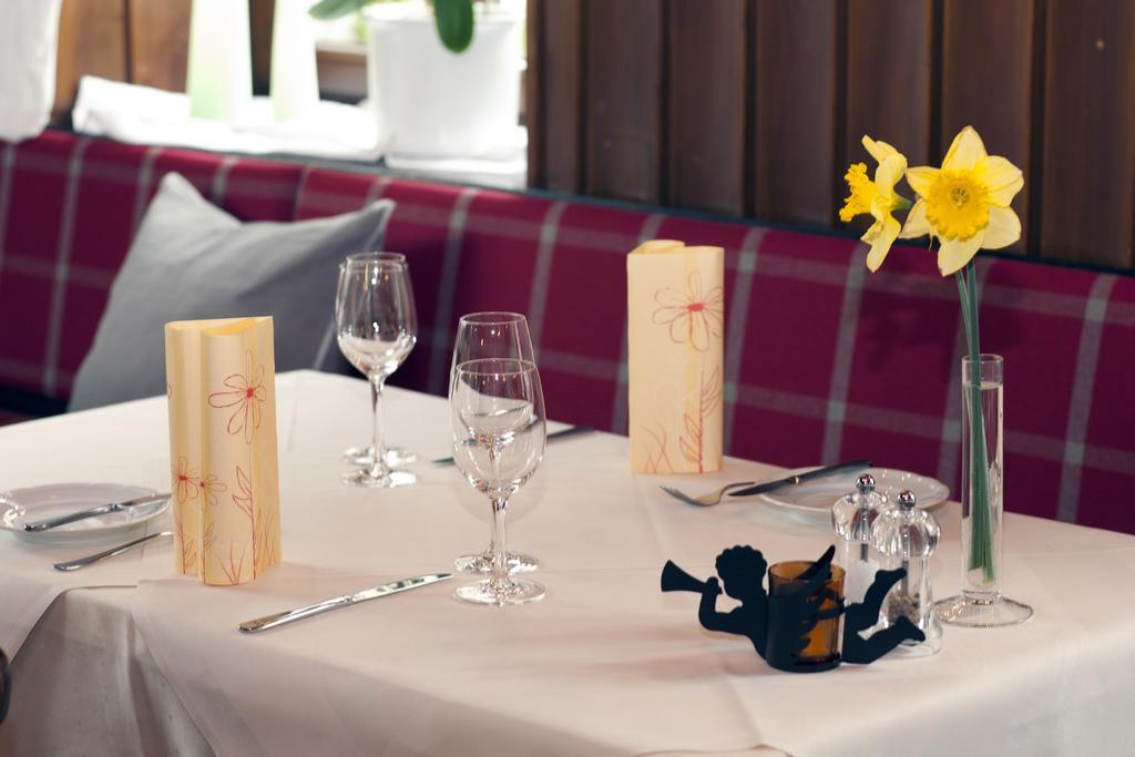 Hotel Restaurant Engel Pfaffenweiler Exterior photo